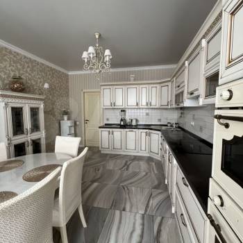 Продается 3-х комнатная квартира, 110 м²