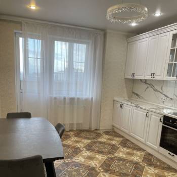 Сдается Многокомнатная квартира, 100 м²