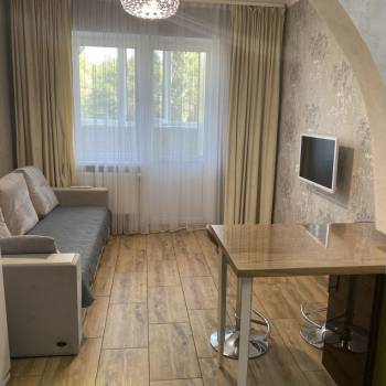 Продается 1-комнатная квартира, 57 м²