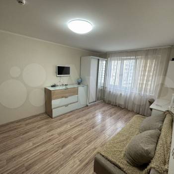 Продается 1-комнатная квартира, 37,5 м²