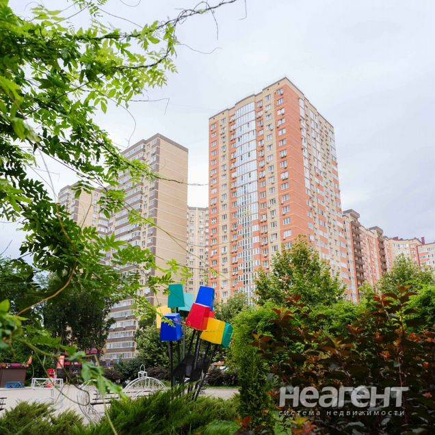 Продам 1-комн. квартиру, ЖК Губернский, Губернский, ул. Домбайская