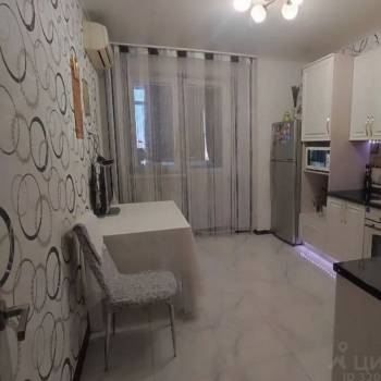 Продается 1-комнатная квартира, 48 м²