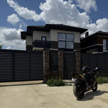 Продается Дом, 200 м²