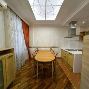 Продается Многокомнатная квартира, 137 м²