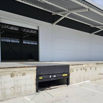 Сдается Нежилое помещение, 1476 м²