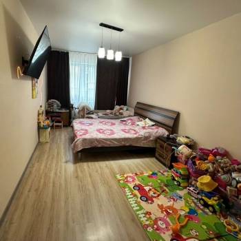 Продается 1-комнатная квартира, 43 м²