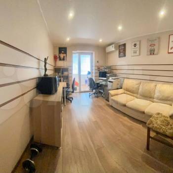 Продается Многокомнатная квартира, 113 м²