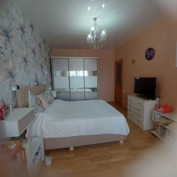 Продается 2-х комнатная квартира, 97,8 м²