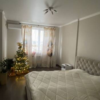 Продается 1-комнатная квартира, 43 м²