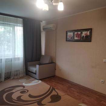 Продается 1-комнатная квартира, 38 м²