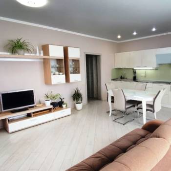 Продается Многокомнатная квартира, 93,2 м²