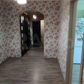 Продается 1-комнатная квартира, 63 м²