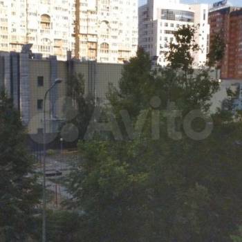 Продается 1-комнатная квартира, 63 м²