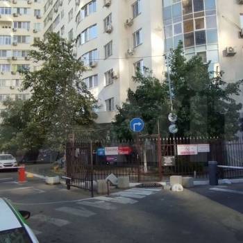 Продается 1-комнатная квартира, 63 м²