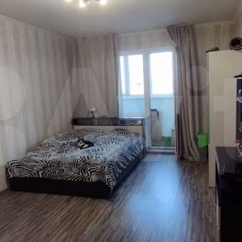 Продается 1-комнатная квартира, 63 м²