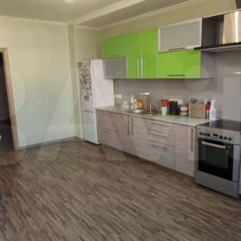 Продается 1-комнатная квартира, 63 м²