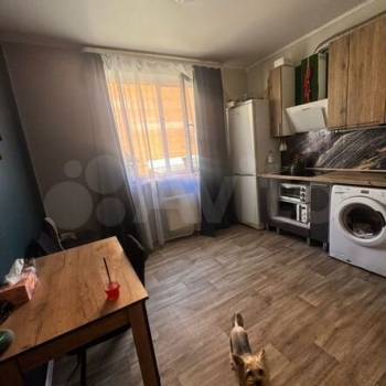 Продается 1-комнатная квартира, 37 м²