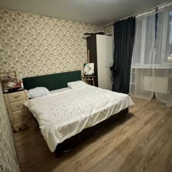 Продается 1-комнатная квартира, 37 м²