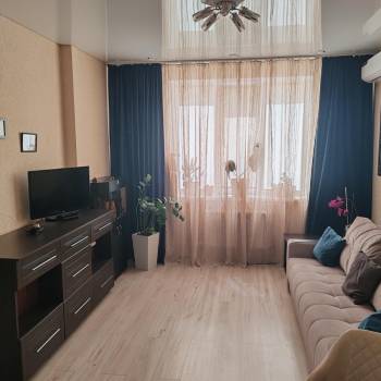 Продается 1-комнатная квартира, 42 м²