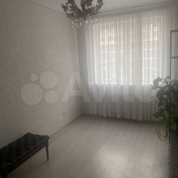 Продается 1-комнатная квартира, 35 м²