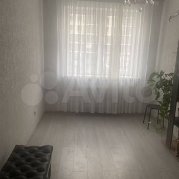 Продается 1-комнатная квартира, 35 м²