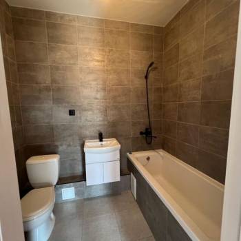 Продается 1-комнатная квартира, 38 м²