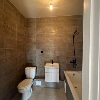 Продается 1-комнатная квартира, 38 м²