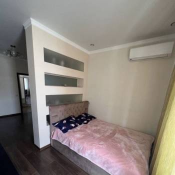 Продается 1-комнатная квартира, 43 м²