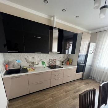 Продается 1-комнатная квартира, 43 м²