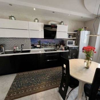 Продается 2-х комнатная квартира, 76,5 м²