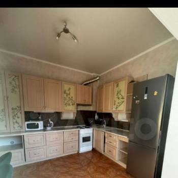 Сдается 2-х комнатная квартира, 81 м²