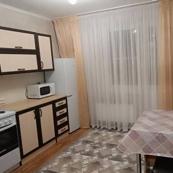 Продается 1-комнатная квартира, 38 м²