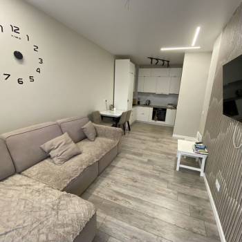 Продается 1-комнатная квартира, 55 м²