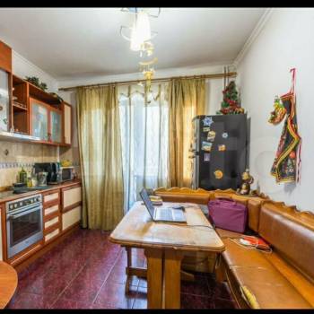 Продается 1-комнатная квартира, 42 м²