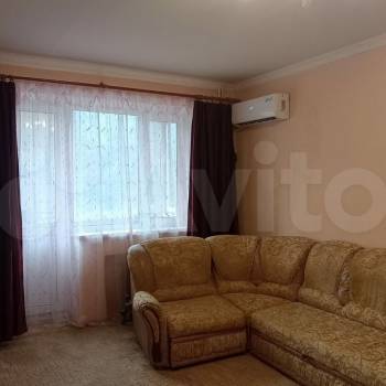 Продается 1-комнатная квартира, 42 м²