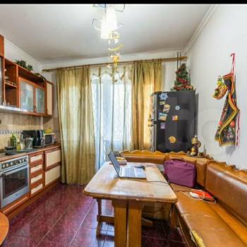 Продается 1-комнатная квартира, 42 м²