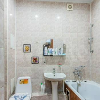 Продается 1-комнатная квартира, 42 м²