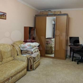 Продается 1-комнатная квартира, 42 м²