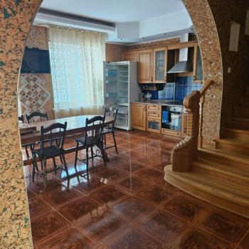 Продается Дом, 244 м²