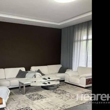 Продается Дом, 242 м²
