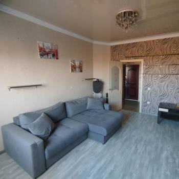 Продается 1-комнатная квартира, 42 м²