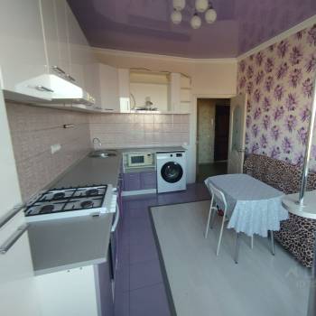 Продается 1-комнатная квартира, 42 м²