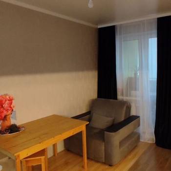 Продается 1-комнатная квартира, 42,5 м²