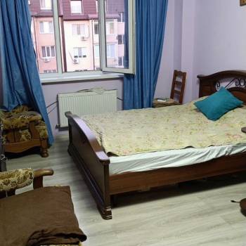 Продается 1-комнатная квартира, 43 м²