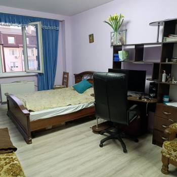 Продается 1-комнатная квартира, 43 м²