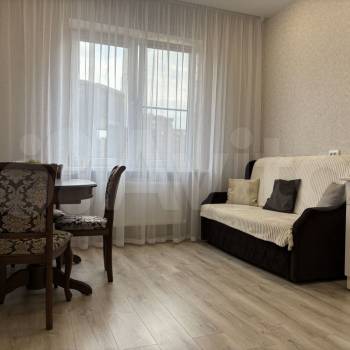 Продается 1-комнатная квартира, 40 м²