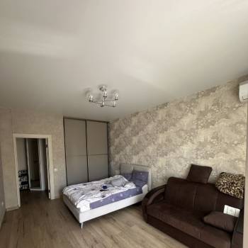 Продается 1-комнатная квартира, 42 м²