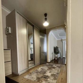 Продается Многокомнатная квартира, 63,3 м²