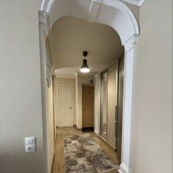 Продается Многокомнатная квартира, 63,3 м²