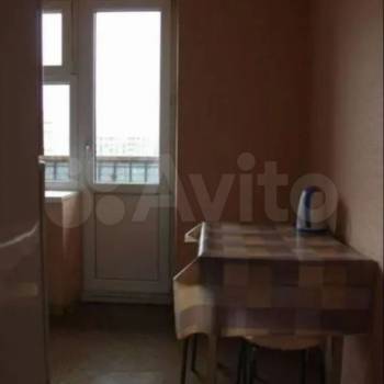 Продается 1-комнатная квартира, 37 м²